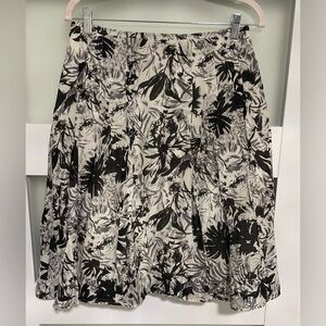 Talbots Black Floral A-Line Knee-Length Skirt SZ 6P EUC